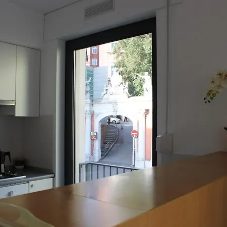 Sunny Downtown ליסבון